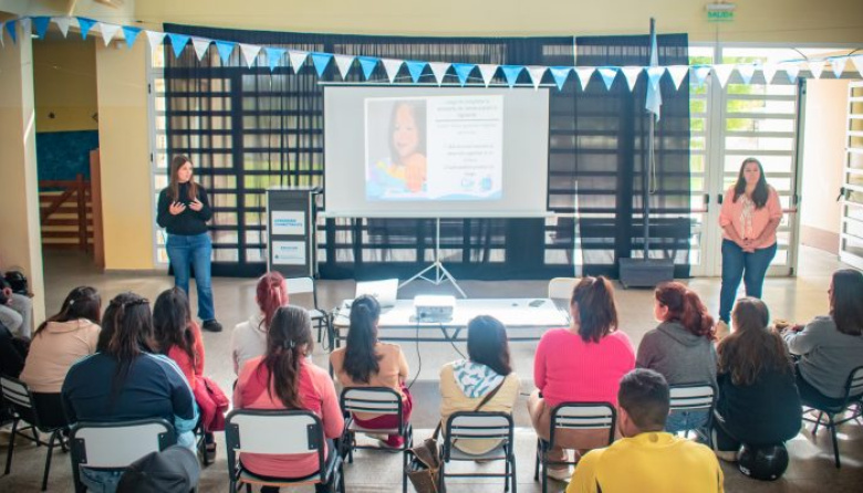  “La Costa impulsa talleres para reducir el uso de pantallas en la primera infancia”