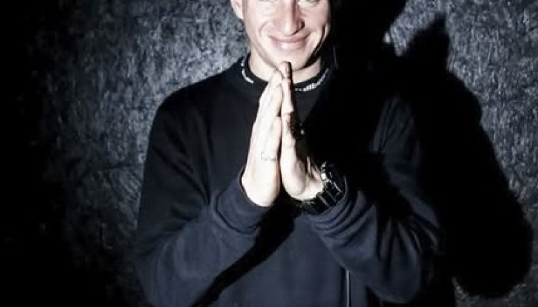 Murió un joven DJ tras chocar con su moto en Mar de Ajó