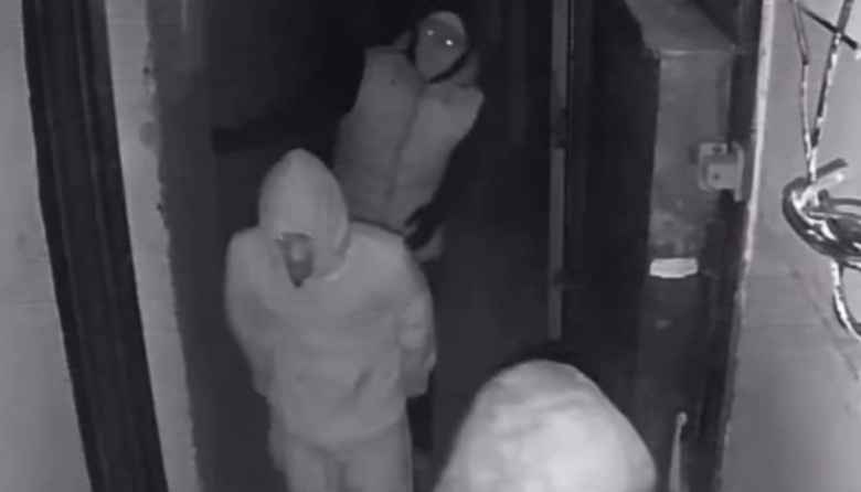 Golpe a comerciantes: roban en una panadería y se llevan el dinero de los sueldos
