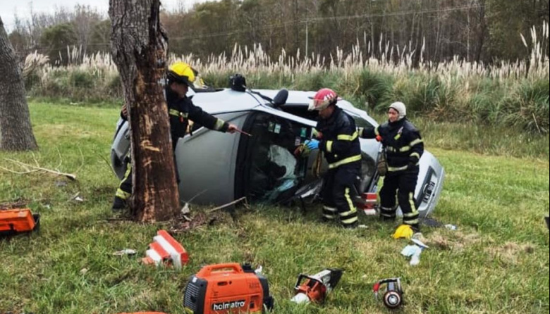 Murió una mujer de Santa Teresita tras chocar contra un árbol sobre la Ruta 11