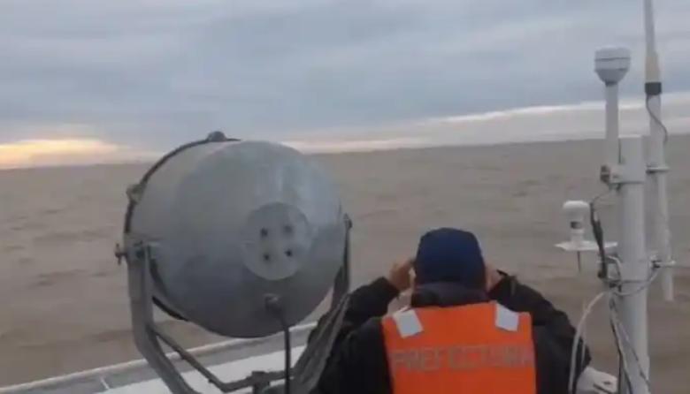 Amplían la búsqueda de los cinco pescadores desaparecidos y los rastrillajes llegan hasta San Clemente del Tuyú