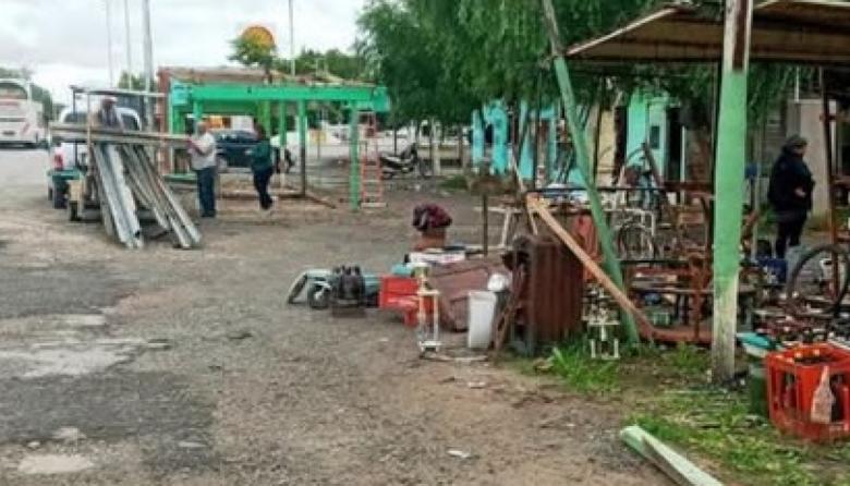 Retiraron puestos de venta instalados sobre la Ruta 63 en cercanías de Dolores