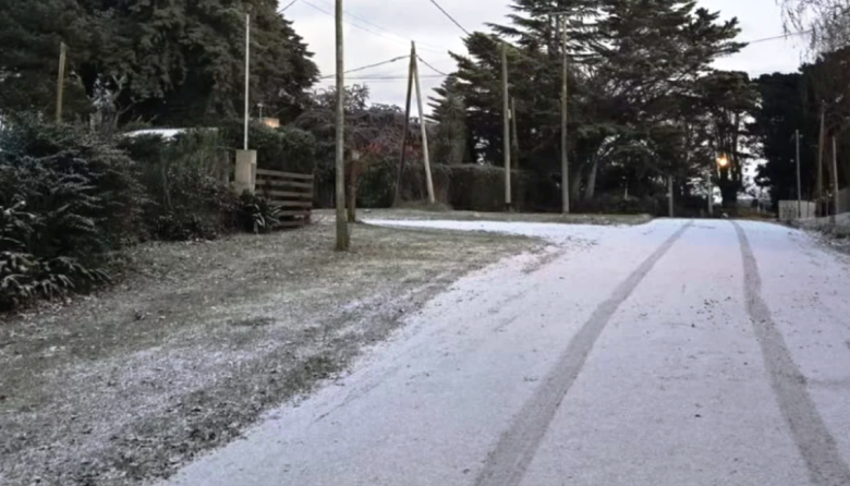 Nieve y agua-nieve sorprendieron a localidades de la Costa Atlántica