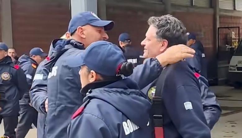 Emotivo recibimiento para los bomberos de Las Toninas tras su misión de rescate en Venezuela