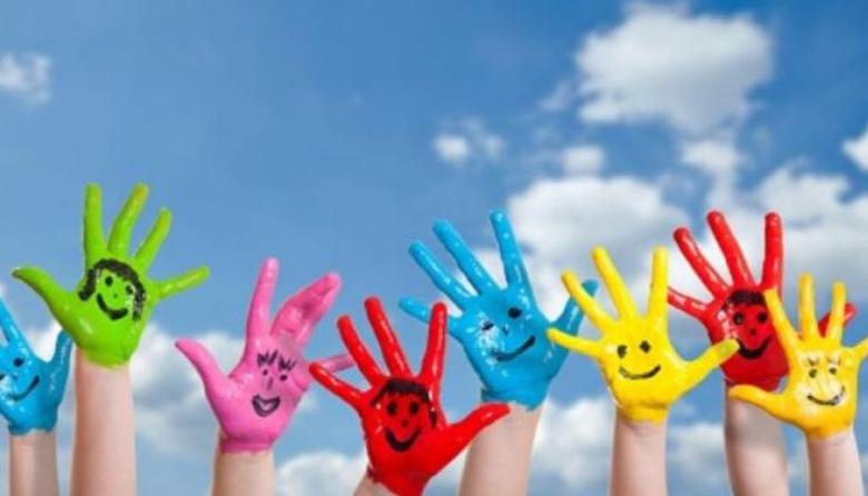 Más allá de los juguetes: el regalo invisible que define la felicidad de tu hijo para siempre