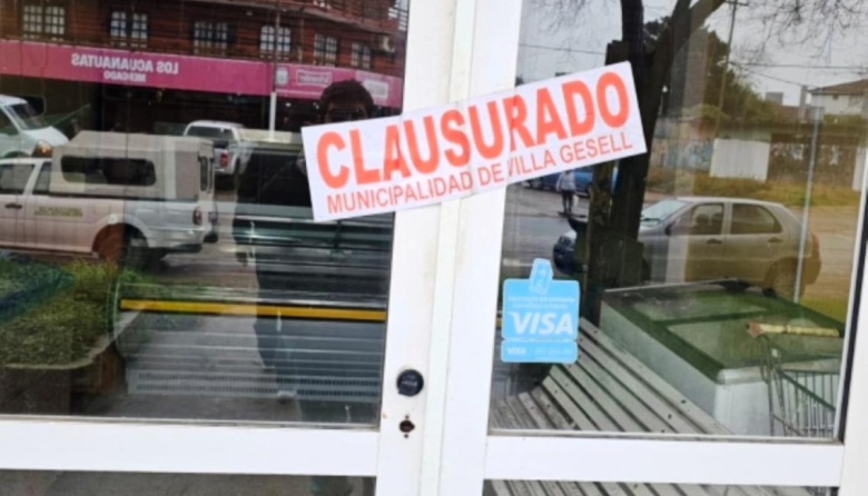 Clausuraron una granja tras aparecer ratas caminando sobre pollos en exhibición