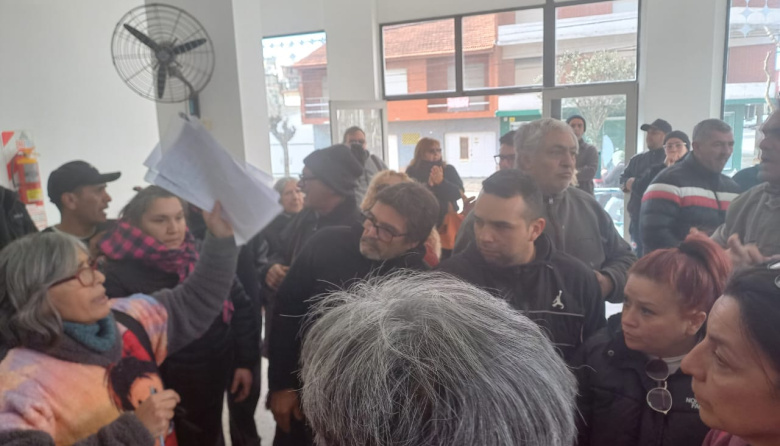 Vecinos vuelven a protestar contra EDEA por tarifas que consideran impagables en La Costa
