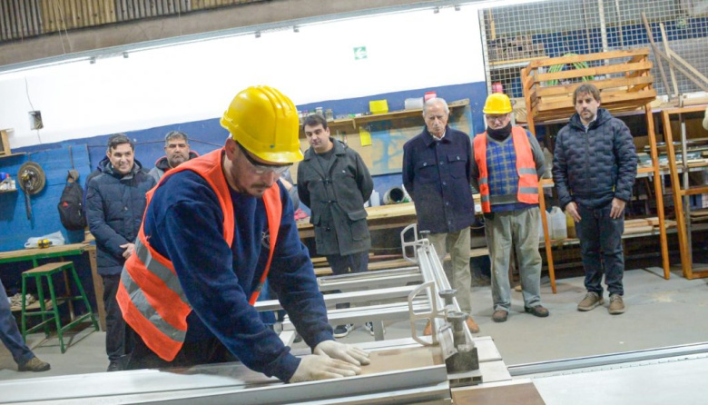 La Costa puso en marcha una nueva carpintería para la formación en oficios y la producción local