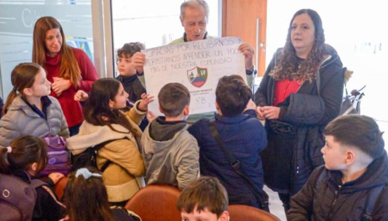 Estudiantes del Colegio Modelo recorrieron el Palacio Municipal y el Concejo Deliberante
