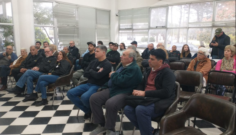 Vecinos, comerciantes y residentes debatieron sobre el futuro del frente marítimo de Santa Teresita