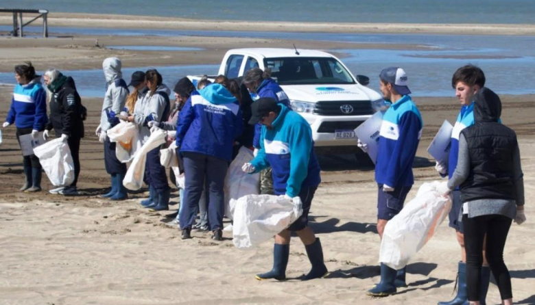 El plástico vuelve a ser el principal residuo en las playas bonaerenses
