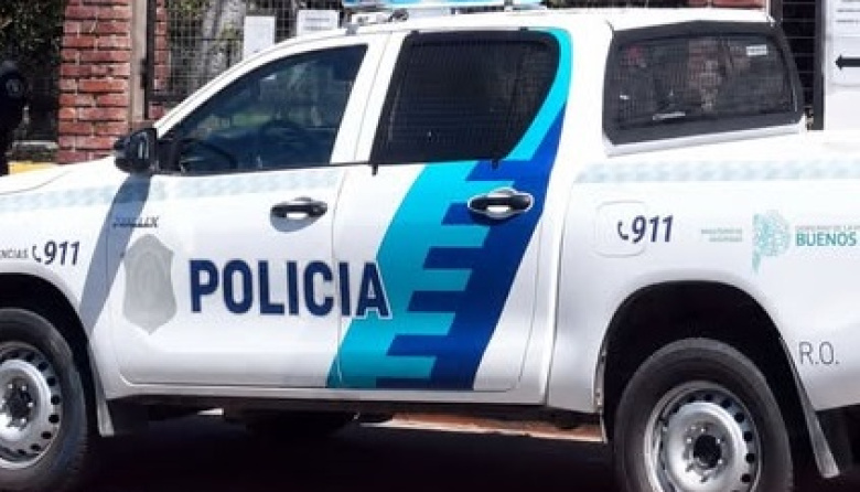 Una pelea entre dos alumnas a la salida de una escuela de Santa Teresita quedó registrada en video