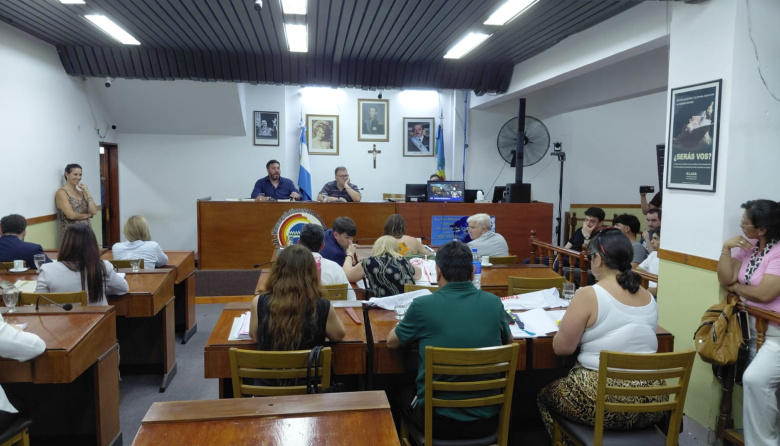 Mónica Correa cuestionó la falta de sesiones y presentó un proyecto sobre venta ambulante en playa