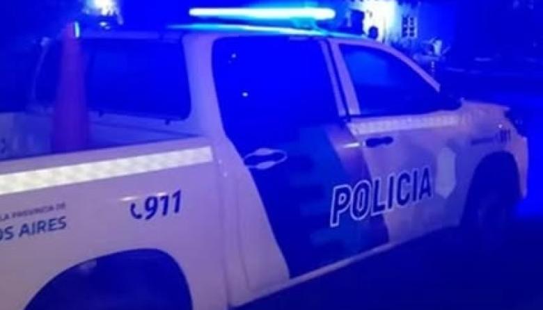 Preocupación en Costa Azul por jóvenes que arrojarían piedras contra autos y viviendas durante la noche