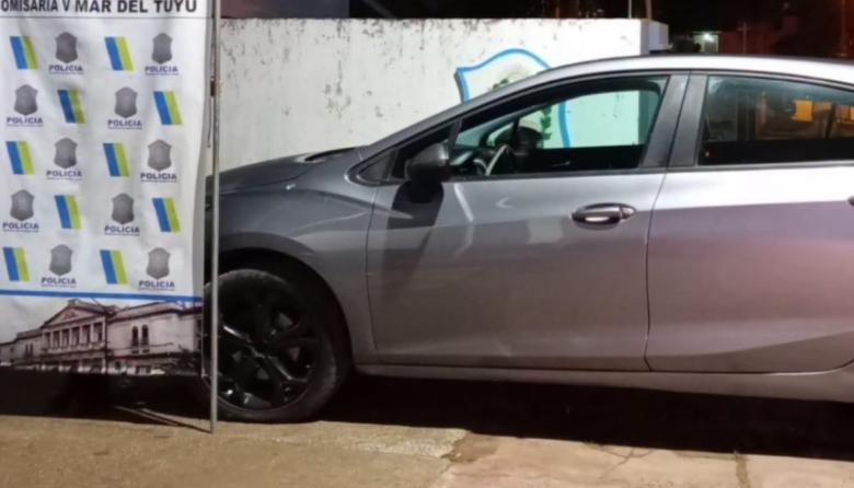 Recuperaron en Mar del Tuyú un auto con pedido de secuestro y aprehendieron a una mujer