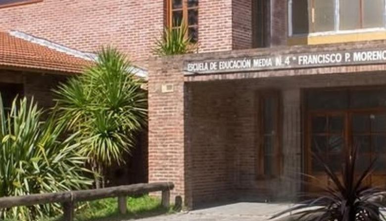 Estudiantes y exalumnos se movilizan en apoyo a “Pato” Otero, histórico preceptor de la Escuela N°4
