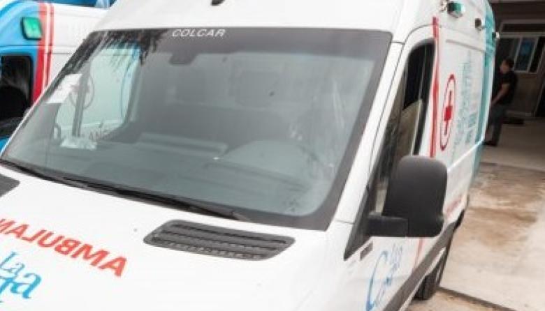Mar de Ajó: un hombre cayó de una camilla durante un operativo y vecinos cuestionaron el procedimiento
