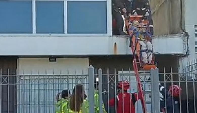 Mar del Plata: dos acusados se arrojaron desde un tercer piso durante los allanamientos