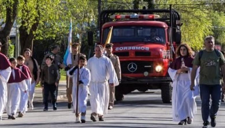 Santa Teresita celebra sus fiestas patronales con una procesión y misa central
