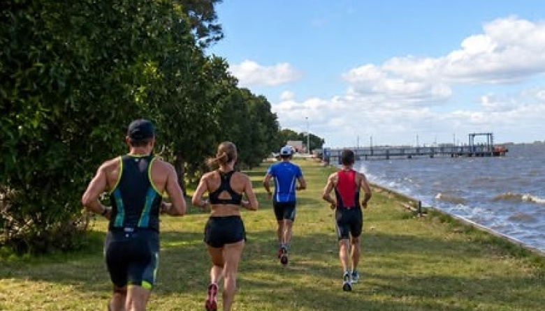 San Clemente se prepara para la 10.ª edición del Triatlón Desafío de La Tapera