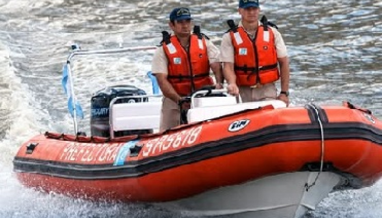 San Clemente del Tuyú: Prefectura rescató una lancha que había quedado varada en el mar