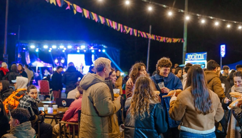 El Oktubre Fest reunió a productores, emprendedores y artistas en Lucila del Mar