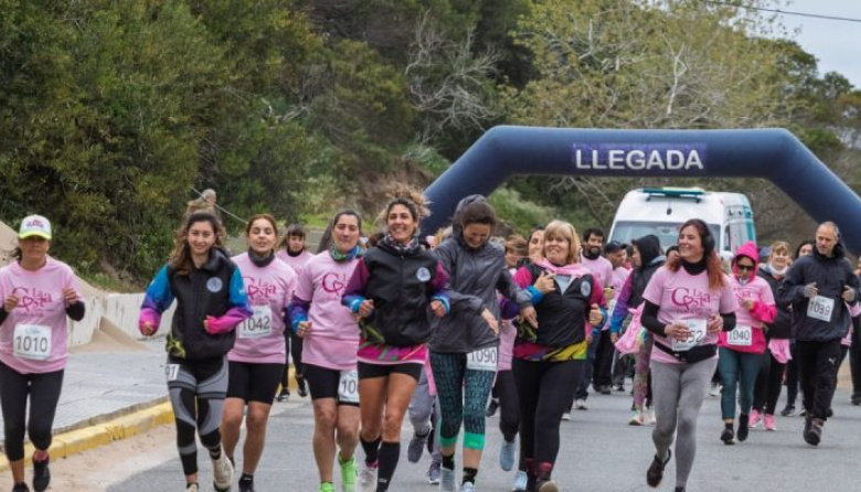 Santa Teresita realizó una correcaminata para concientizar sobre el cáncer de mama