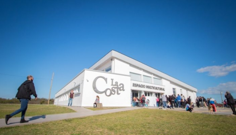 “Artes de Fuego del Mar”: llega una nueva exposición internacional al Espacio Multicultural de Mar de Ajó
