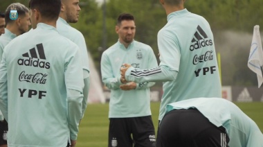 Argentina entrenó en Ezeiza con 27 jugadores, a la espera de Martínez Quarta