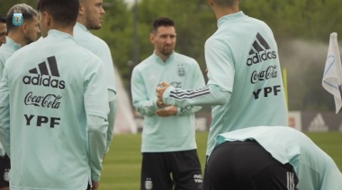 Argentina entrenó en Ezeiza con 27 jugadores, a la espera de Martínez Quarta