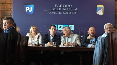 Alberto Fernández y Máximo Kirchner, a un paso de conducir el PJ en Nación y Provincia