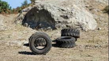 Los neumáticos abandonados que tardan 1000 años en desaparecer y amenazan los océanos
