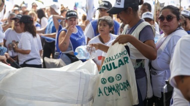 La Cámpora y cartoneros organizados limpiaron la ciudad tras la movilización del Día de la Memoria