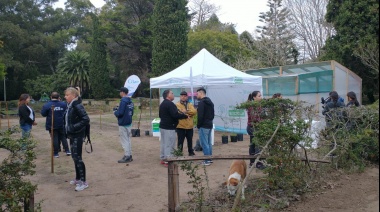 Comenzó el intercambio de plantines por cinco botellas plásticas en el Parque Ambiental Vivero Cosme Argerich