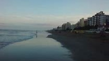 Desprendimiento de techo por ráfagas de viento causa daños y heridos en Avenida San Bernardo