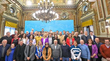 Kicillof pidió nacionalizar la campaña para que Massa entre al balotaje