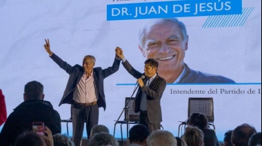 Homenaje a Juan de Jesús por su trayectoria política en 40 años de democracia