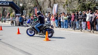 Más de 600 estudiantes recibieron capacitación en manejo seguro de motocicletas con Yamaha Motor Argentina en Dolores