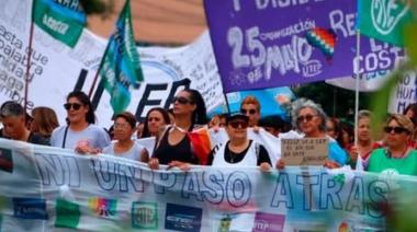 Marcha y acto en conmemoración del Día Internacional de la No Violencia hacia las Mujeres en Mar del Tuyú