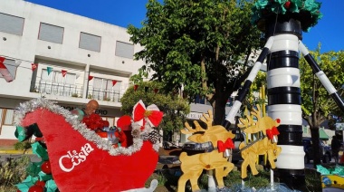 "Enamorados de San Clemente": creatividad, reciclaje y unión para embellecer la Plaza de las Banderas