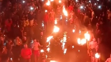 Las antorchadas vuelven a iluminar Las Toninas y  se suma San Bernardo