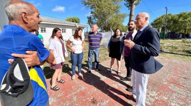 El intendente de Jesús visitó el CAPS Eva Perón y anunció la creación de una plaza para la comunidad