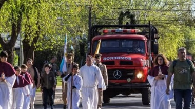 Santa Teresita celebró su fiesta patronal con una emotiva procesión y misa