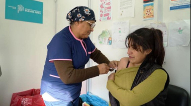 El Ministerio de Salud bonaerense advirtió que la vacunación contra el dengue sigue siendo baja