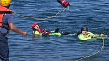 El equipo SADAT organiza una competencia de salvamento acuático para recaudar fondos