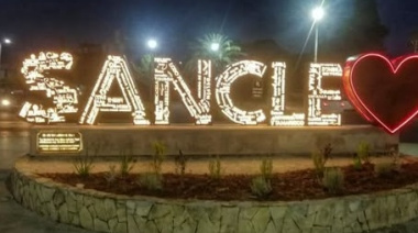 La ciudad encendió su Árbol de Navidad y dio inicio al “Mágico Diciembre”