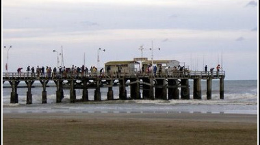 Cedió la estructura del mástil ubicado en el muelle