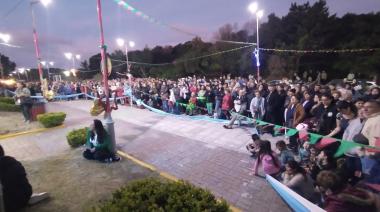 La ciudad encendió su Árbol de Navidad y dio inicio al “Mágico Diciembre”