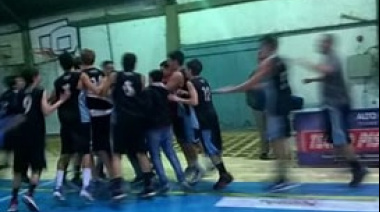 Comenzaron los entrenamientos de la escuelita de básquet del CADU en Santa Teresita