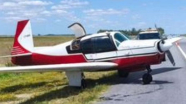 Aterrizaje de emergencia de una avioneta en plena Ruta 56